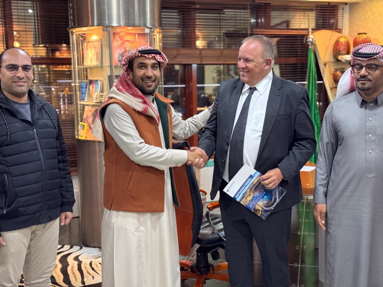Dr. Nilson Guiguer, CEO da Water Services and Technologies, em Riad, Arábia Saudita, representando o Brasil no Future Minerals Forum 2025, um evento global sobre inovação e sustentabilidade no setor mineral.